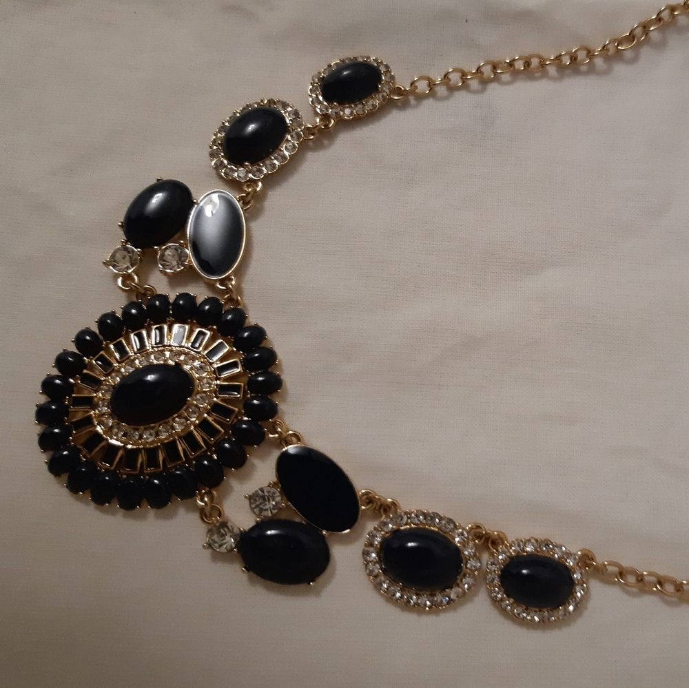 black gold necklace Gucci style